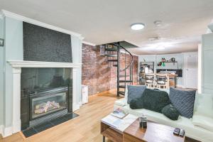 Cozy Boston Apartment Near Franklin Park Zoo!
