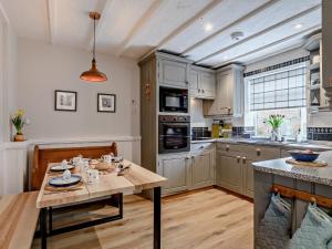 2 Bed in Briston 91371