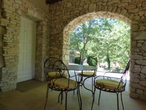 Hotels Hotel Lou Caleu restaurant le Rocher des Abeilles : photos des chambres