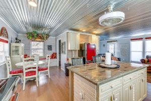 Lake Days and BBQ Fun Climax Springs Retreat!