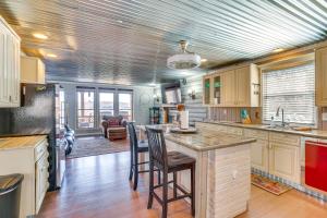 Lake Days and BBQ Fun Climax Springs Retreat!