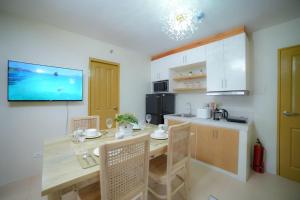 2-BR Condo for 4 in Dumaguete