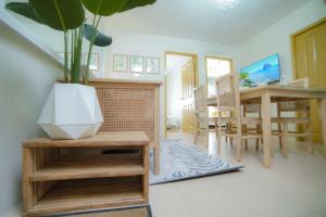 2-BR Condo for 4 in Dumaguete