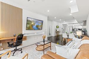 Elegant Urban Retreat in the Heart of Center City