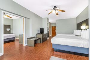 2 Bedroom Suite - Non-Smoking room in Best Western Port Lavaca Inn