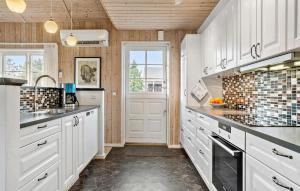 3 Bedroom Pet Friendly Home In Højslev