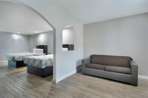 Motel 6 Houston, TX - I-10 West