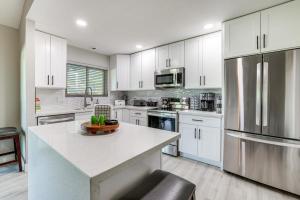 6 Mi to Spring Training! Family Retreat in Tempe