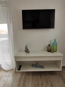 Apartments with a parking space Vir - 22274