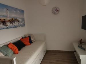 Apartments with a parking space Vir - 22274