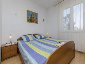 Apartments by the sea Postira, Brac - 22356