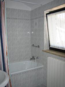 Apartments with parking space Valbandon, Fazana - 7304