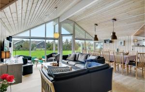 6 Bedroom Amazing Home In Idestrup