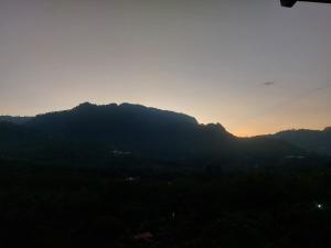 Mágica cabaña en la montaña en la Vega