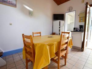 Maison pour 6 à La Palmyre avec terrasse et parking - FR-1-705-56