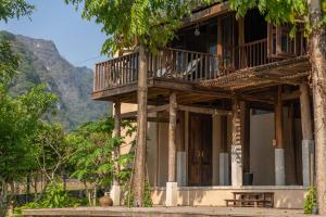 May Retreat - Huu Lung