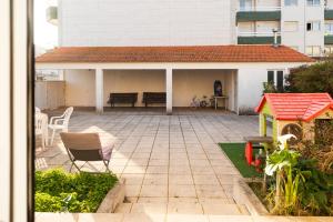 Casa Amarela, 9-room beach house