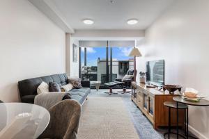 Zodiak Stays Cozy CBD 2BR Near Top Dining Spots