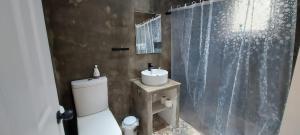 Casa orilla Río Punahue, camino a Lago Riñihue