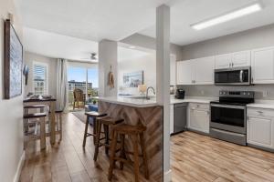 Destin West Gulfside 510 - Amazing Beach Views - Beach Service