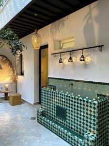 Riad Wadiya, privatif, piscine en rooftop.