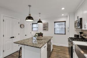 The Worthington - 3 BR 2 5 Bath and Parking