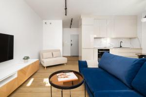 Trendy & Modern Studio Winiarska with Parking by Renters