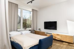 Trendy & Modern Studio Winiarska with Parking by Renters