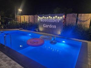 November Garden พูลวิลล่าชัยนาท