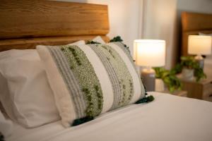 The Nest Cairns - 4 pools BBQ & Resort