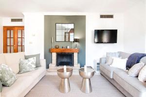 ChezmoiHomes Unique Alhambra Views