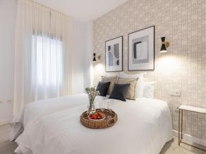 Central stylish and elegant 1 & 2 BR apartments III