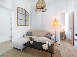 Bright and Elegant Gran Via apartments