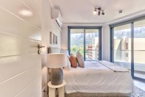 Newlands Peak Luxury Apartment Unit 636