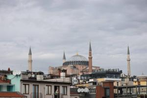 Deluxe Double Room 4