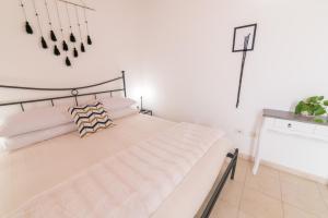 Yenne Apartment img18