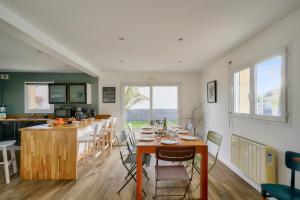 Maison avec piscine pour 8 - 500m de la plage