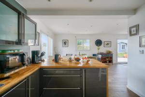 Maison avec piscine pour 8 - 500m de la plage