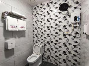 Private Room with ensuite bathroom in Bukit Bakri
