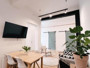 Central Loft Apartment near Belvedere Castle