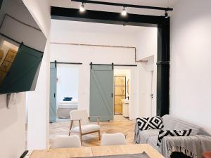 Central Loft Apartment near Belvedere Castle