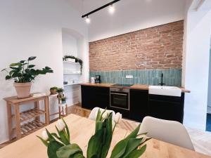 Central Loft Apartment near Belvedere Castle