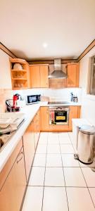 London Docklands RiverSide Apartment