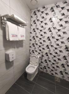 Private Room with ensuite bathroom in Bukit Bakri