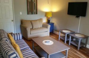 Cottages On River Road