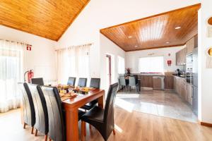 Assento do Cávado by House and People