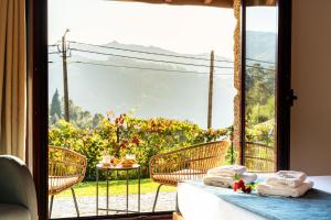 Assento do Cávado by House and People