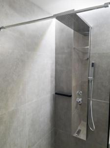 Azalea Suite - 5 min drive to Piraeus Port