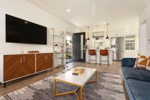 Downtown Culver City New Designer Lux 1 Bedroom