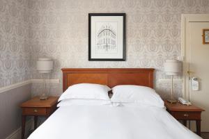 Classic Double Room room in Royal Hotel